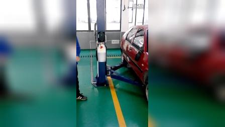 襄阳汽车职业技术学院实训设备操作视频（举升机使用）  制作：雷永强 何文杰