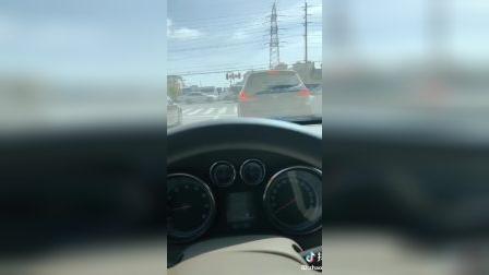 清风吹杨柳―― 吃最烫的饺子――