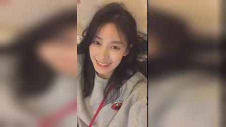 #你熬夜的原因# 穷吧?