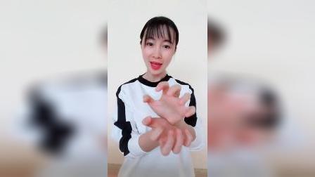 幼儿儿歌《大鲨鱼》喜欢的记得送上你的小心心哦❤️