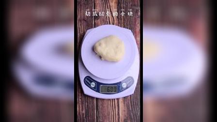 冰淇淋夹心的面包你吃过吗？清清凉凉，简直是夏天的宠儿#上海烘焙培训#上海面包培训#冰面包