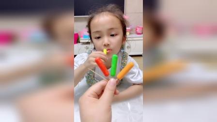 趣味童年：&ldquo;不能吃&rdquo;我家的小公主这表情到位吗