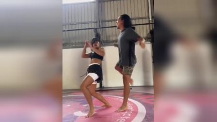 拒绝花拳绣腿！高棉拳有多狠？堪称&ldquo;东南亚实战王者&rdquo;，藏在每一次致命的重击里！