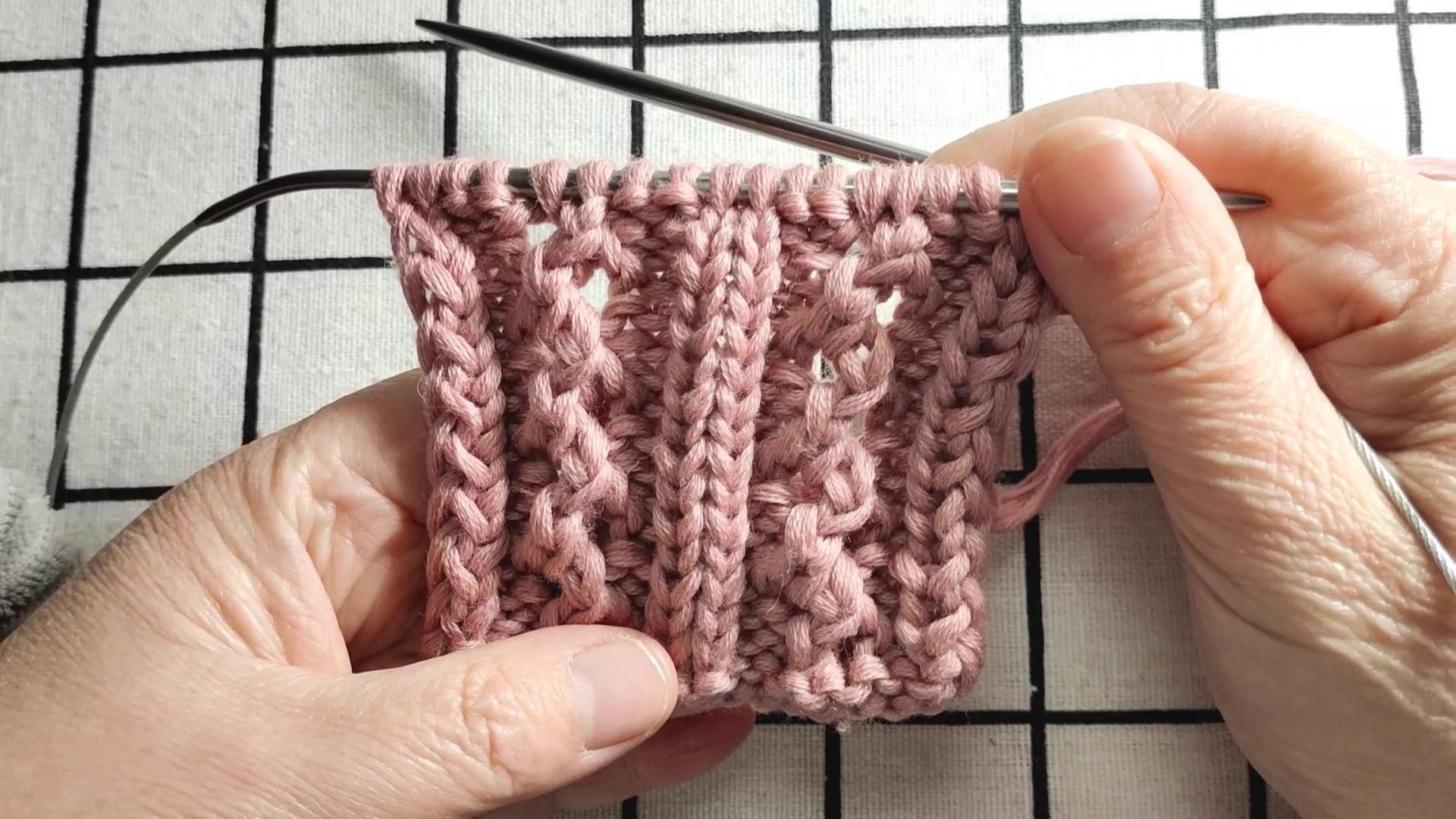 竖条镂空花编织教程，适合编织春秋款式的毛衣，喜欢可以收藏学习图解和视频