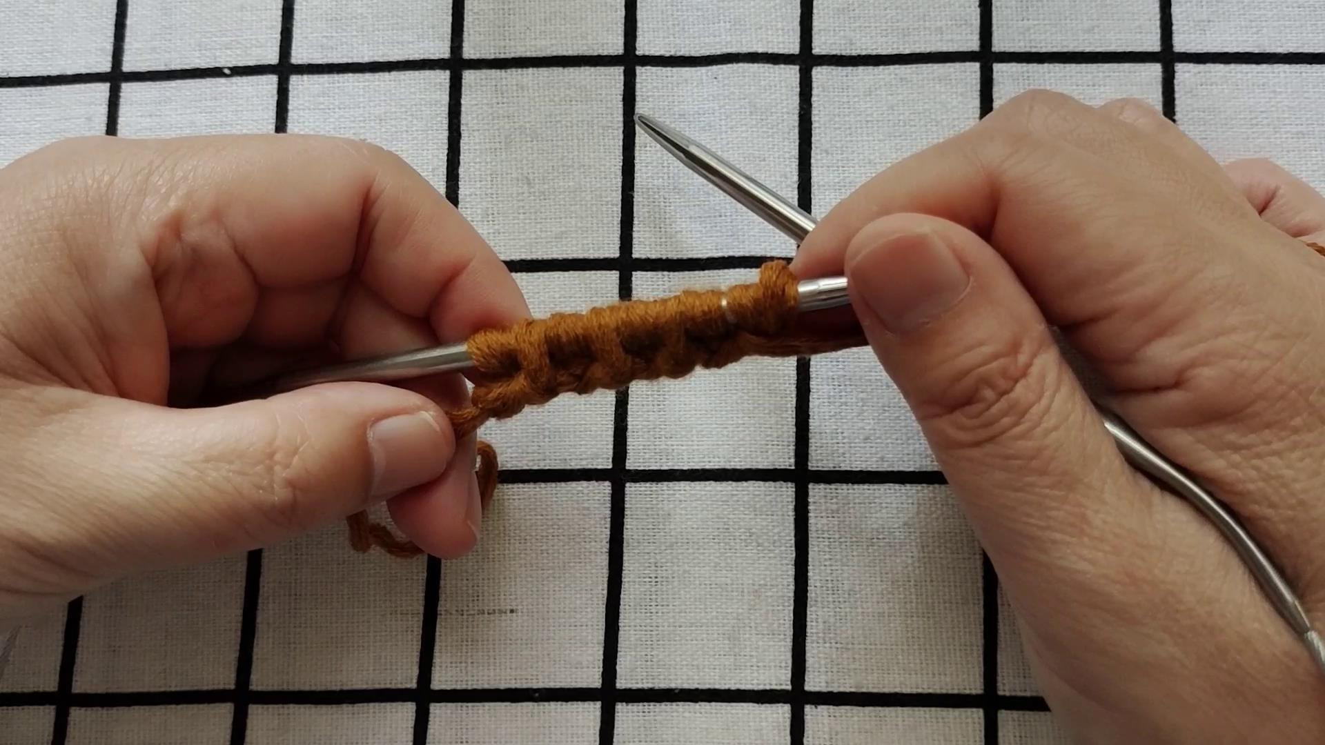 用棒针起机器边的方法，适用于单罗纹针的衣边起针，新手简单易学编织详解