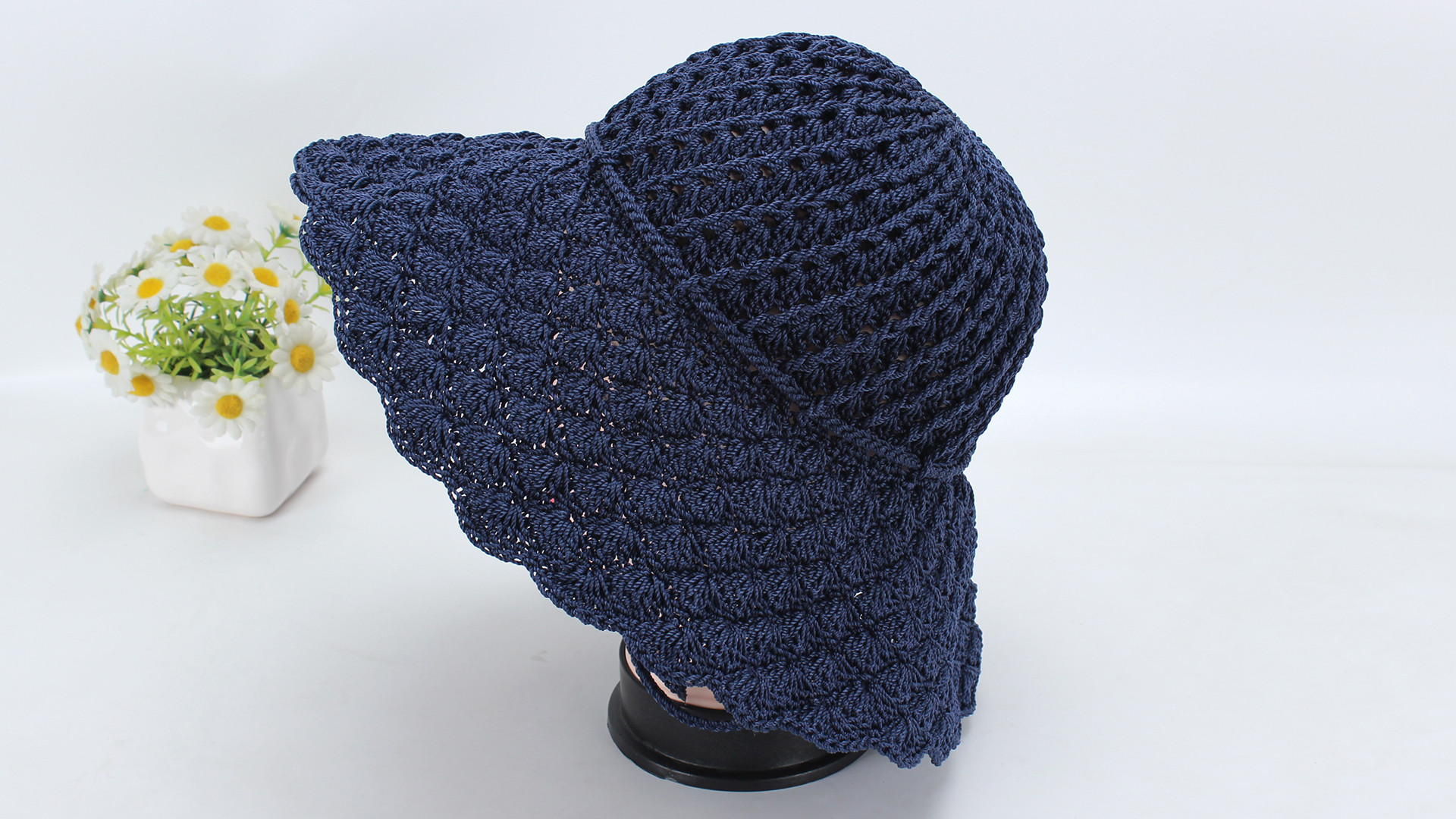 娟娟编织,美丽精致的夏凉帽,防风绳的设计更人性化第二集编织图解